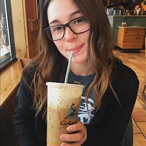 Meet your Posher, Becca